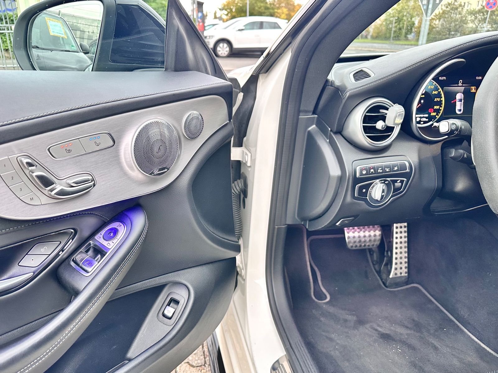 Fahrzeugabbildung Mercedes-Benz C 63 AMG COUPE*PANO+VOLL*