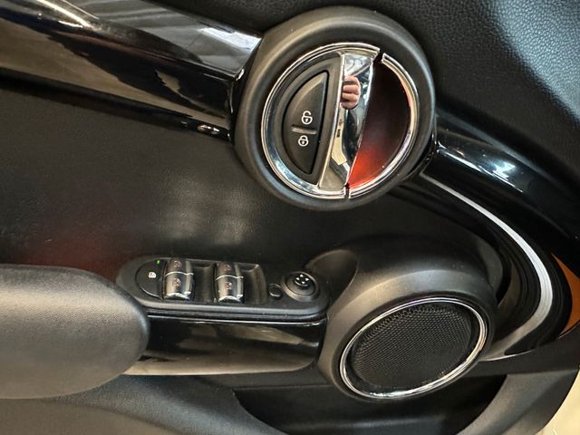 MYAUTOCENTER – Gebraucht- und Jahreswagen mit Werkstattservice in Pfaffenhofen MINI Mini 5-trg. Cooper D *Navi*Pano*