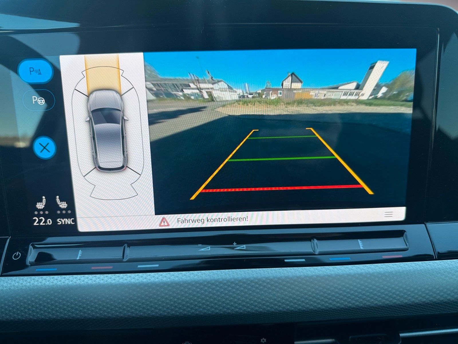 Fahrzeugabbildung Volkswagen Golf VIII Lim. Move 1.5 eTSI