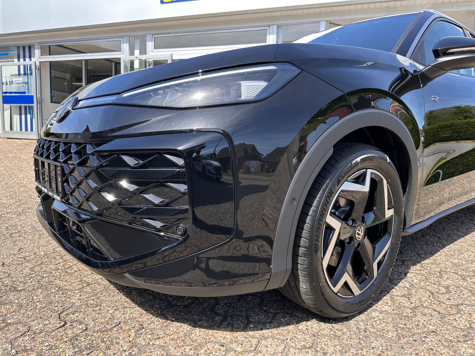 Fahrzeugabbildung Volkswagen T-Roc R Line 1.5 eTSI DSG APP/ACC/AHK/LED/eHeck