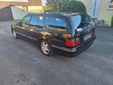 Mercedes-Benz E 320 CDI T Avantgarde - Mercedes-Benz E 320 aus 2001: Cdi