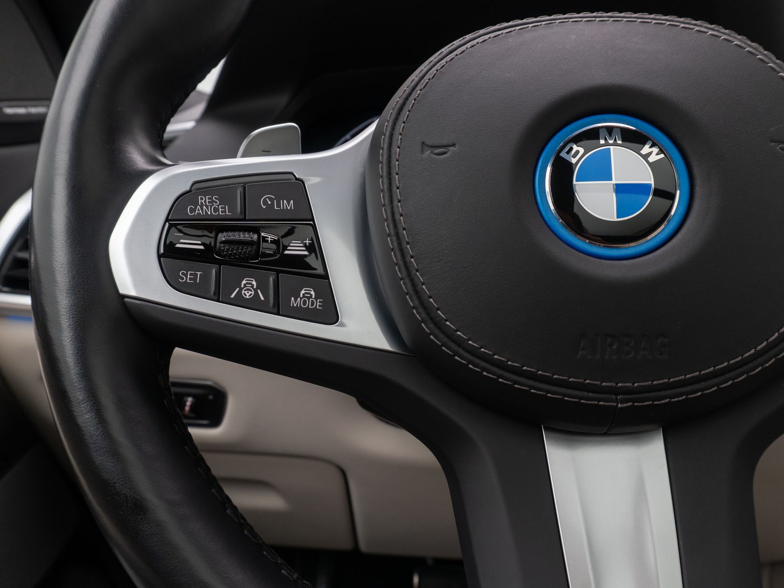 Fahrzeugabbildung BMW X5 xD45e M Sport Kamera Laser Panorama HUD H/K