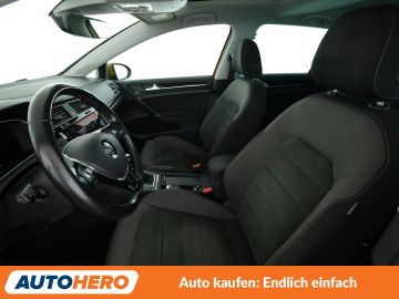 Volkswagen Golf - 10