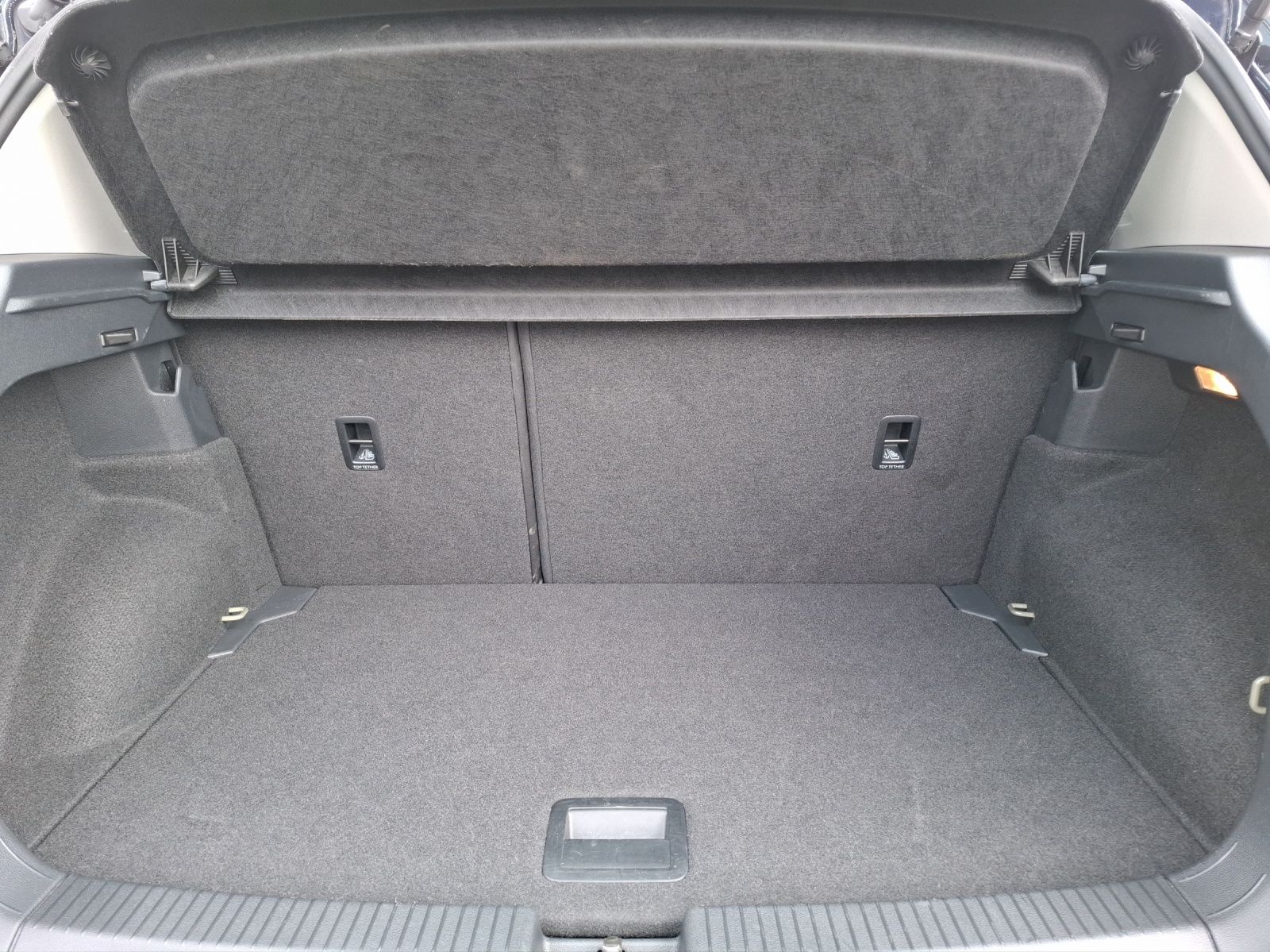 Fahrzeugabbildung Volkswagen T-Cross TSI Life Navi Climatronic RFK SH LM