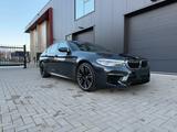 BMW M5 2019, Bower Wilkins, Tartufo leder, Alcantara - graue BMW M5