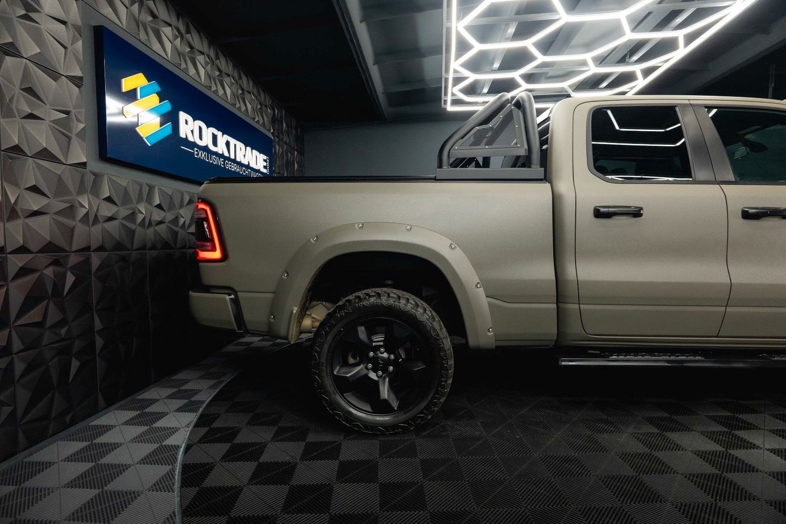 Fahrzeugabbildung Dodge RAM 5.7 V8 HEMI 4x4 OFFROAD LONGBED RAPTOR Style