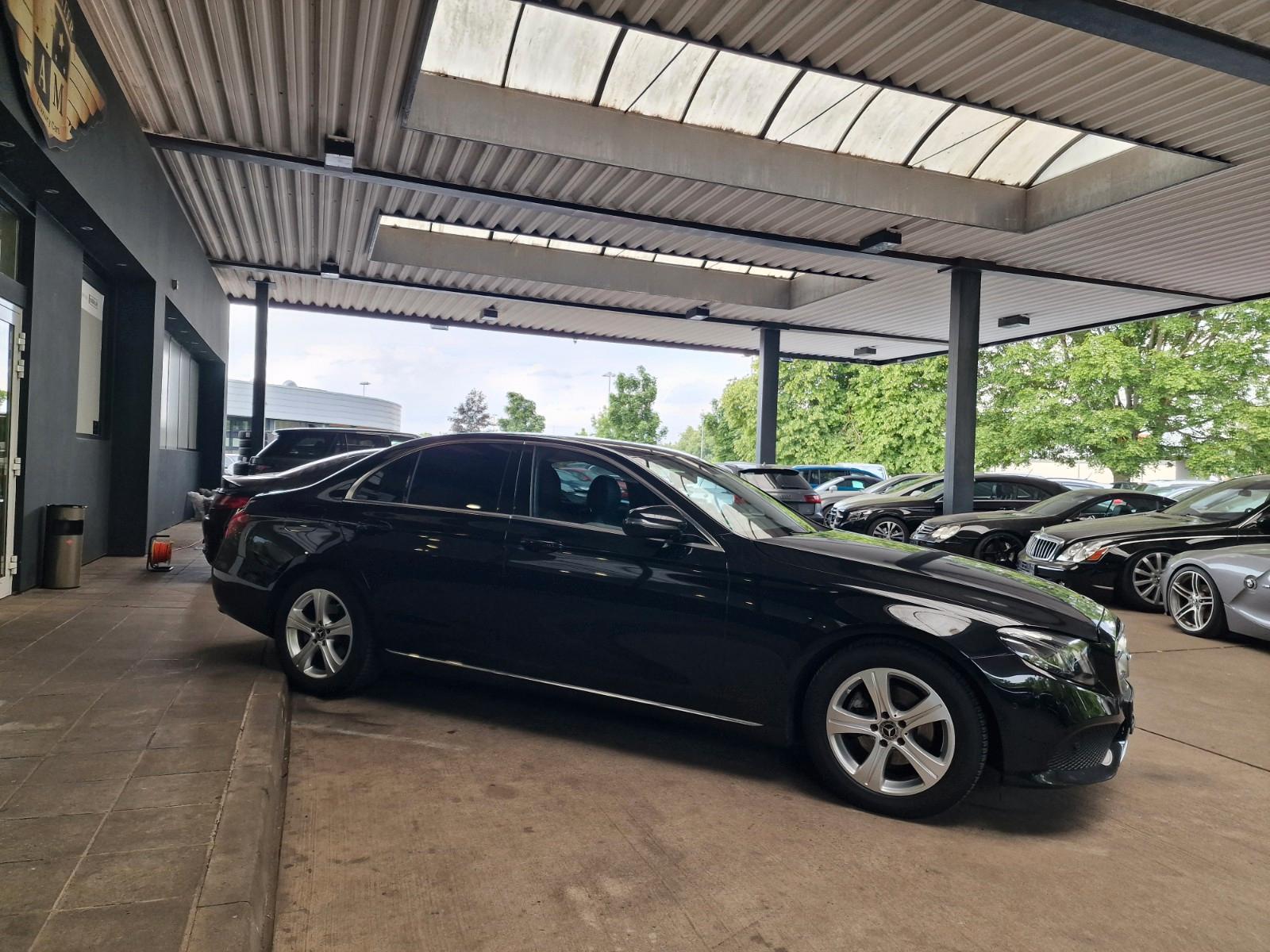 Mercedes-Benz E 220d Lim. AVANTGARDE Teilleder/Kamera/LED