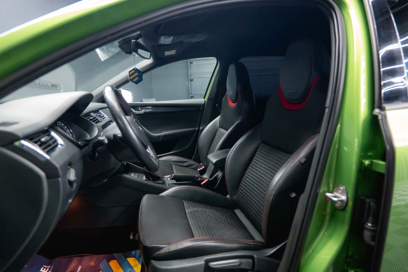 Fahrzeugabbildung SKODA Octavia Combi RS Performance *1.Hand*LED*CarPlay