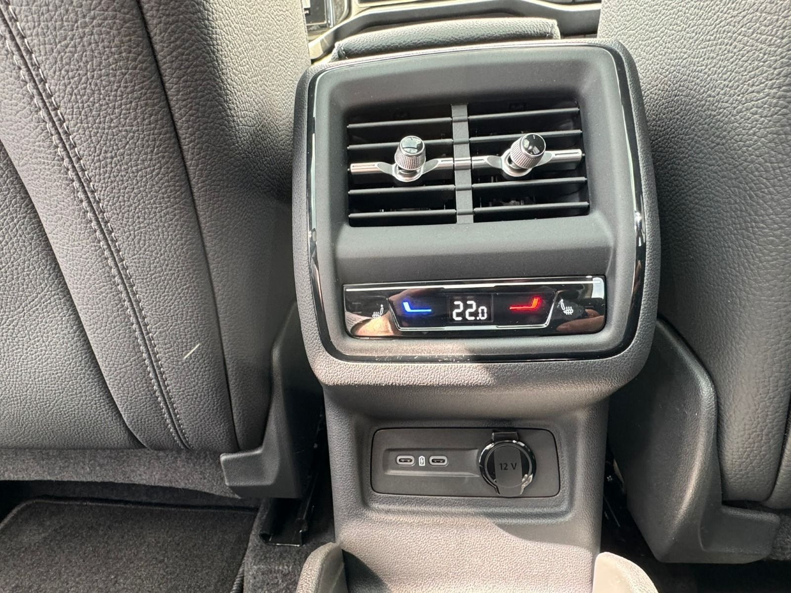 Fahrzeugabbildung SKODA Kodiaq 4x4 TDI DSG*StHz*360°Cam*AHK*Head-Up*Cant