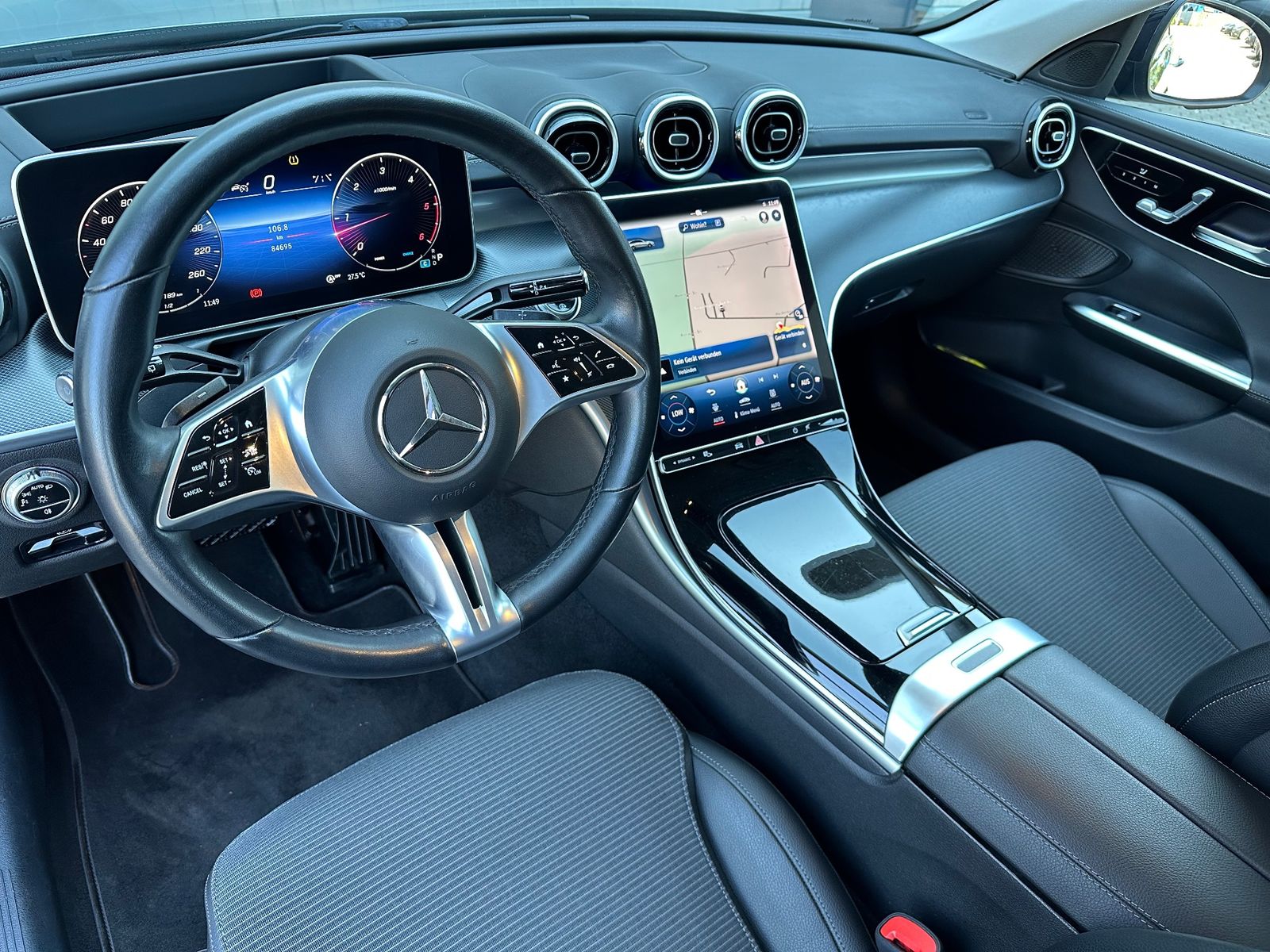 Fahrzeugabbildung Mercedes-Benz C 300 d T Avantgarde NAV+LED+AHK+DISTRONIC+18ZO