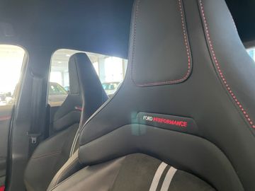 Fahrzeugabbildung Ford Puma ST X / Perfomance-Paket