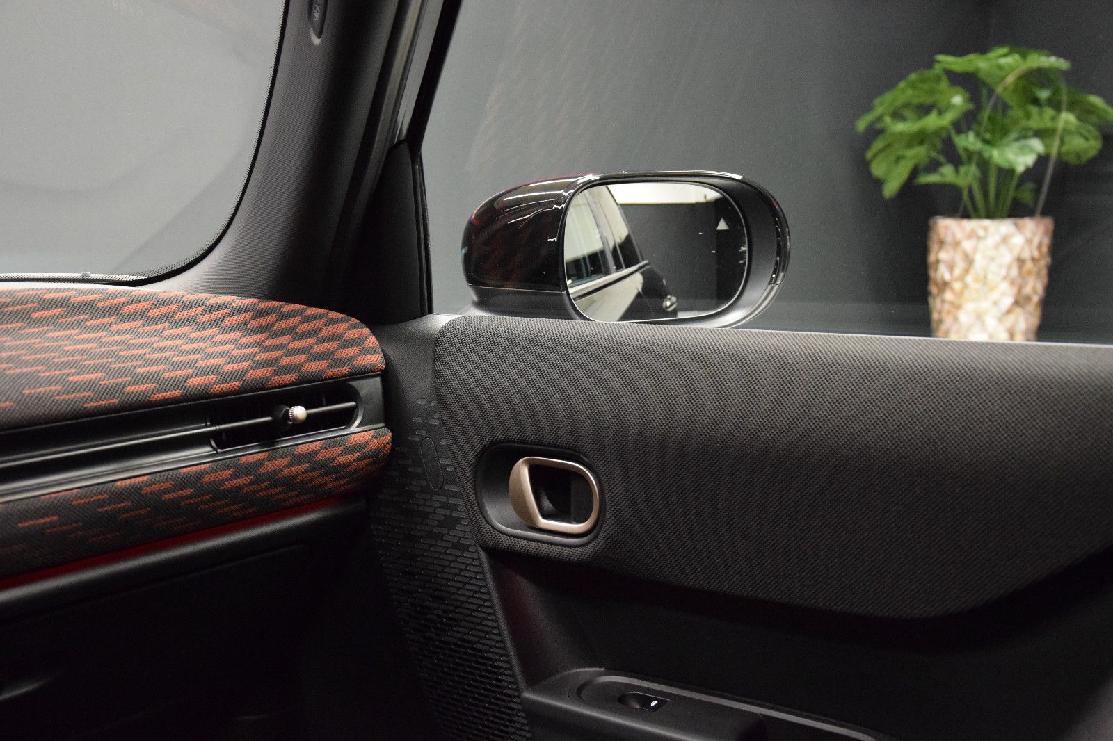 Fahrzeugabbildung MINI Cooper C John Cooper Works Trim HuD Pano Leder