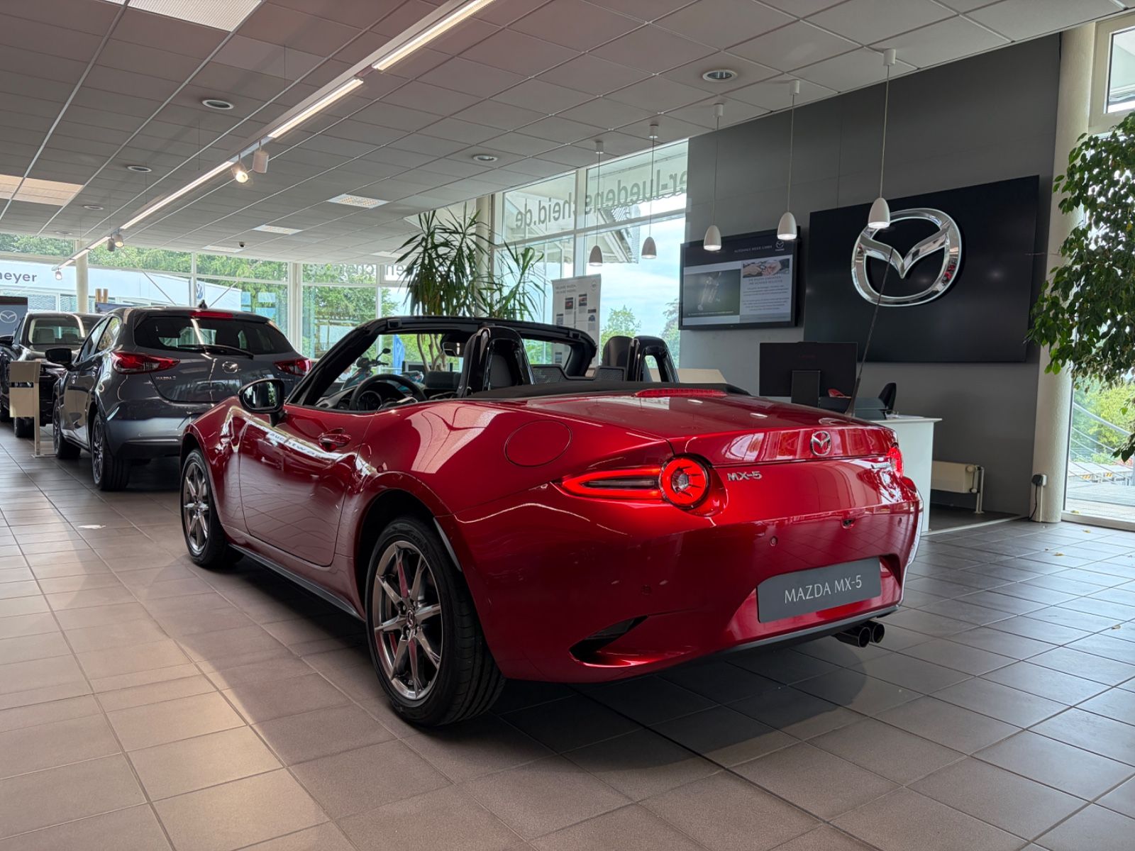 Mazda MX-5 Exclusive-Line imagem 2