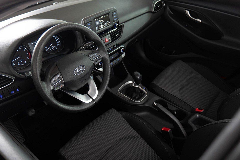 Fahrzeugabbildung Hyundai i30 5-Türer 1.4 100PS M/T SELECT