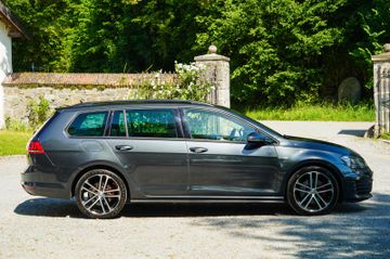 Volkswagen Golf - 6