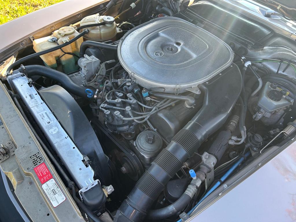 Mercedes-Benz SL 560