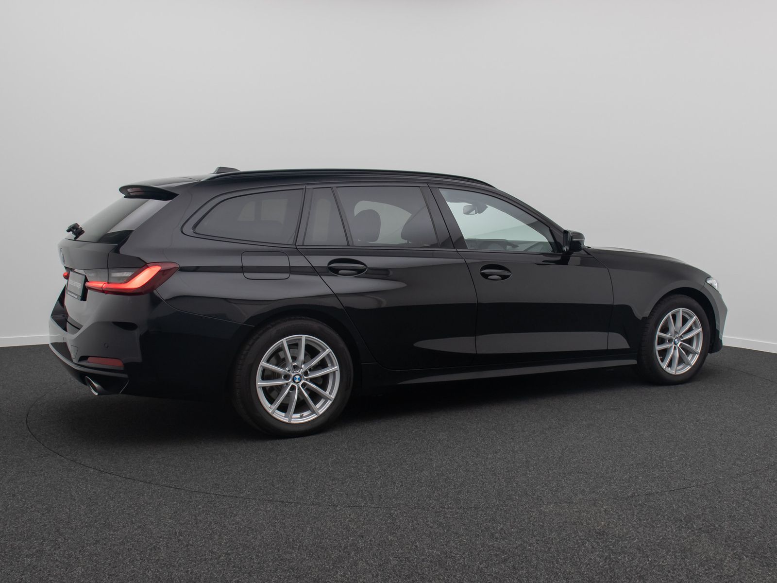 Fahrzeugabbildung BMW 320d CockpitPro PDC GeschwindigReg DAB Sitzhzng