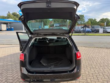 Volkswagen Golf - 10