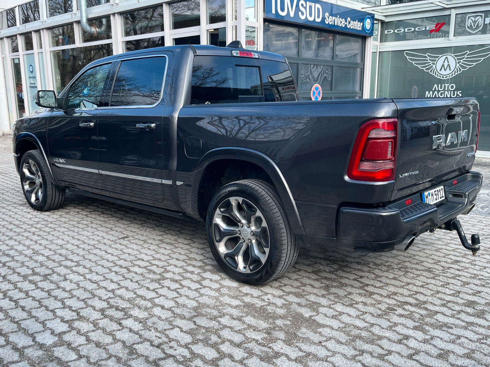 Fahrzeugabbildung Dodge RAM 1500 Limited *AHK*PANO*LPG*360°