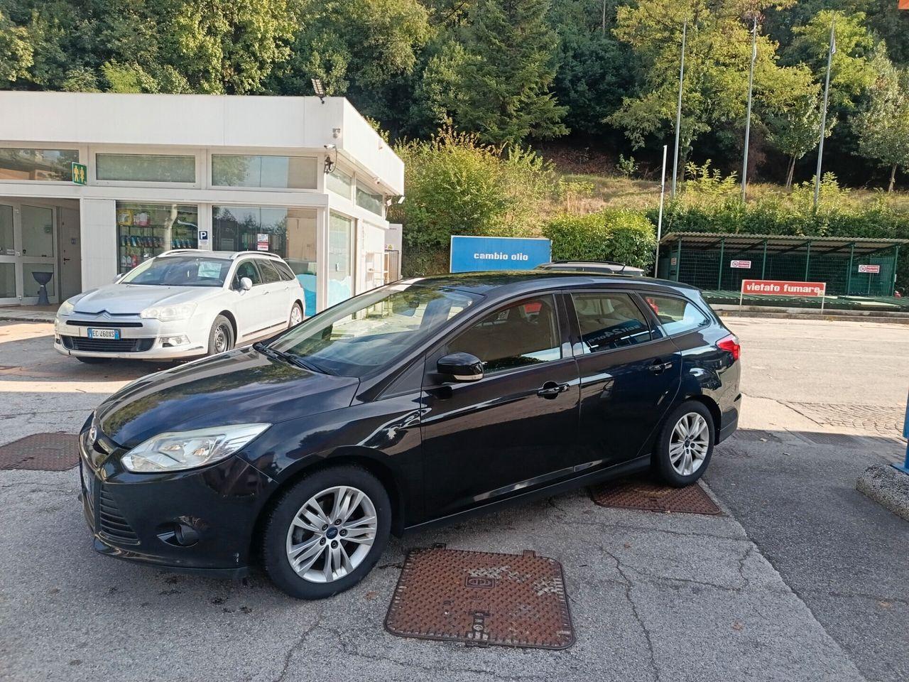 Ford Focus 2012 — photo 8