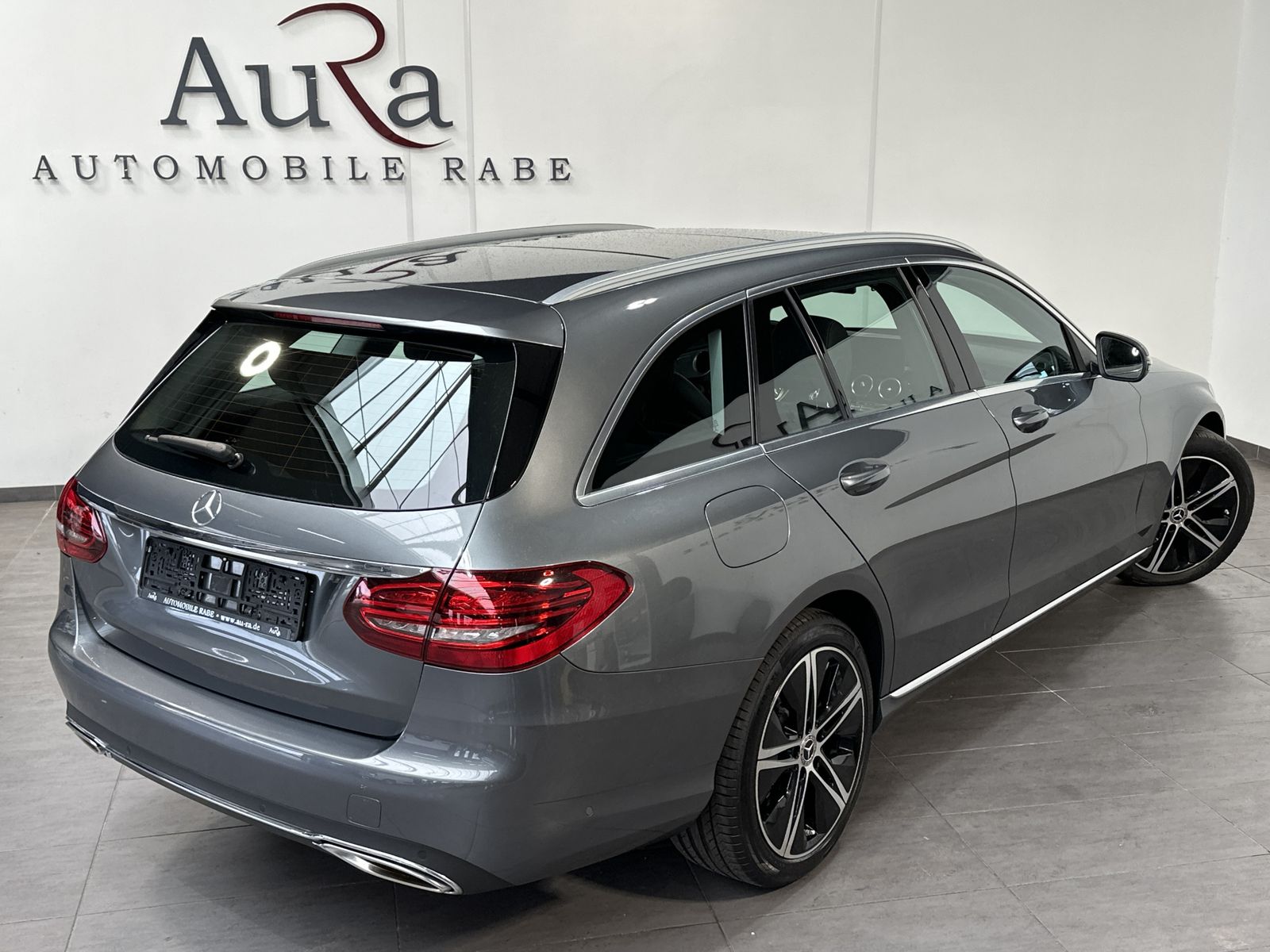 Fahrzeugabbildung Mercedes-Benz C 300 T Avantgarde NAV+LED+PANORAMA+18ZO+KAMERA