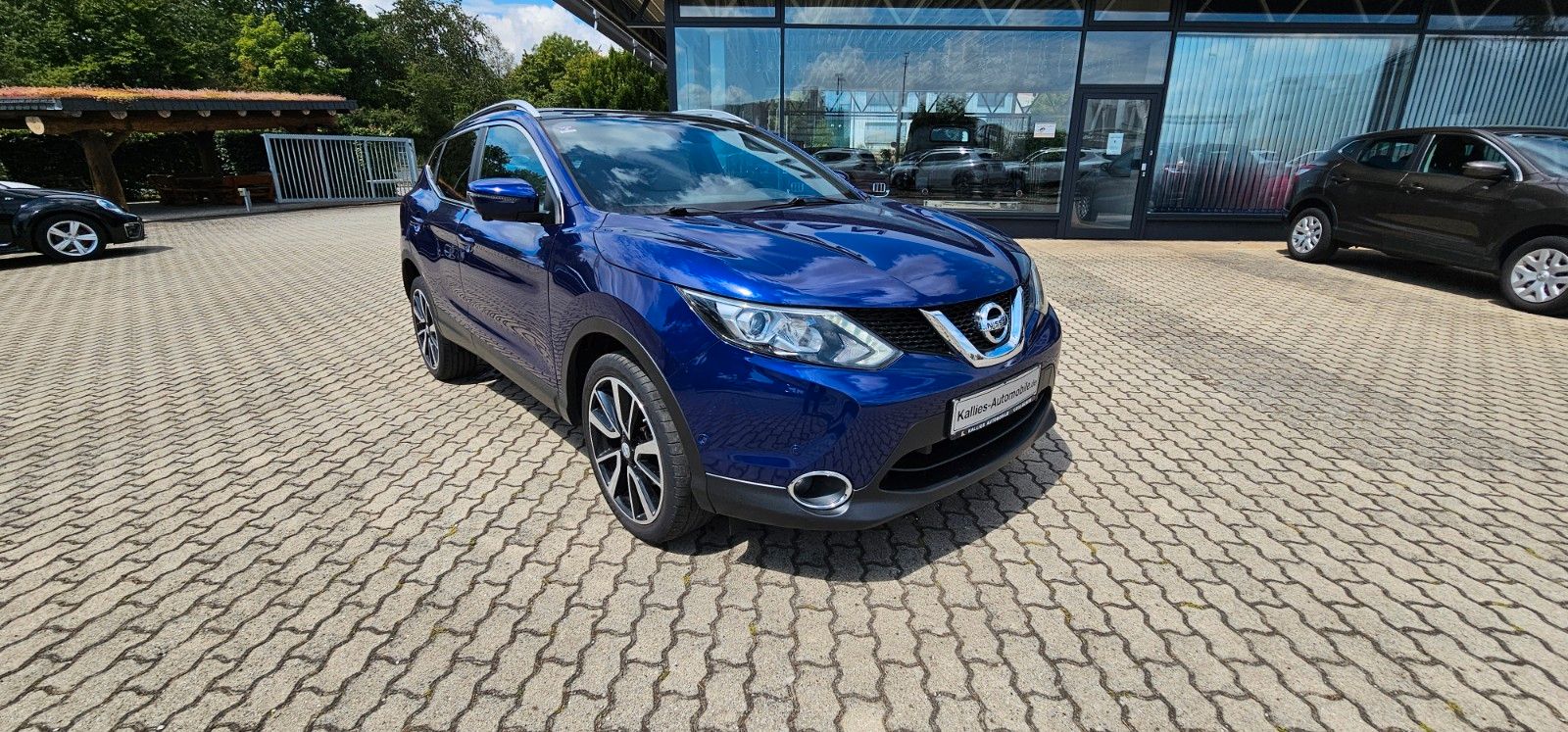 Fahrzeugabbildung Nissan Qashqai Tekna Panoramadach