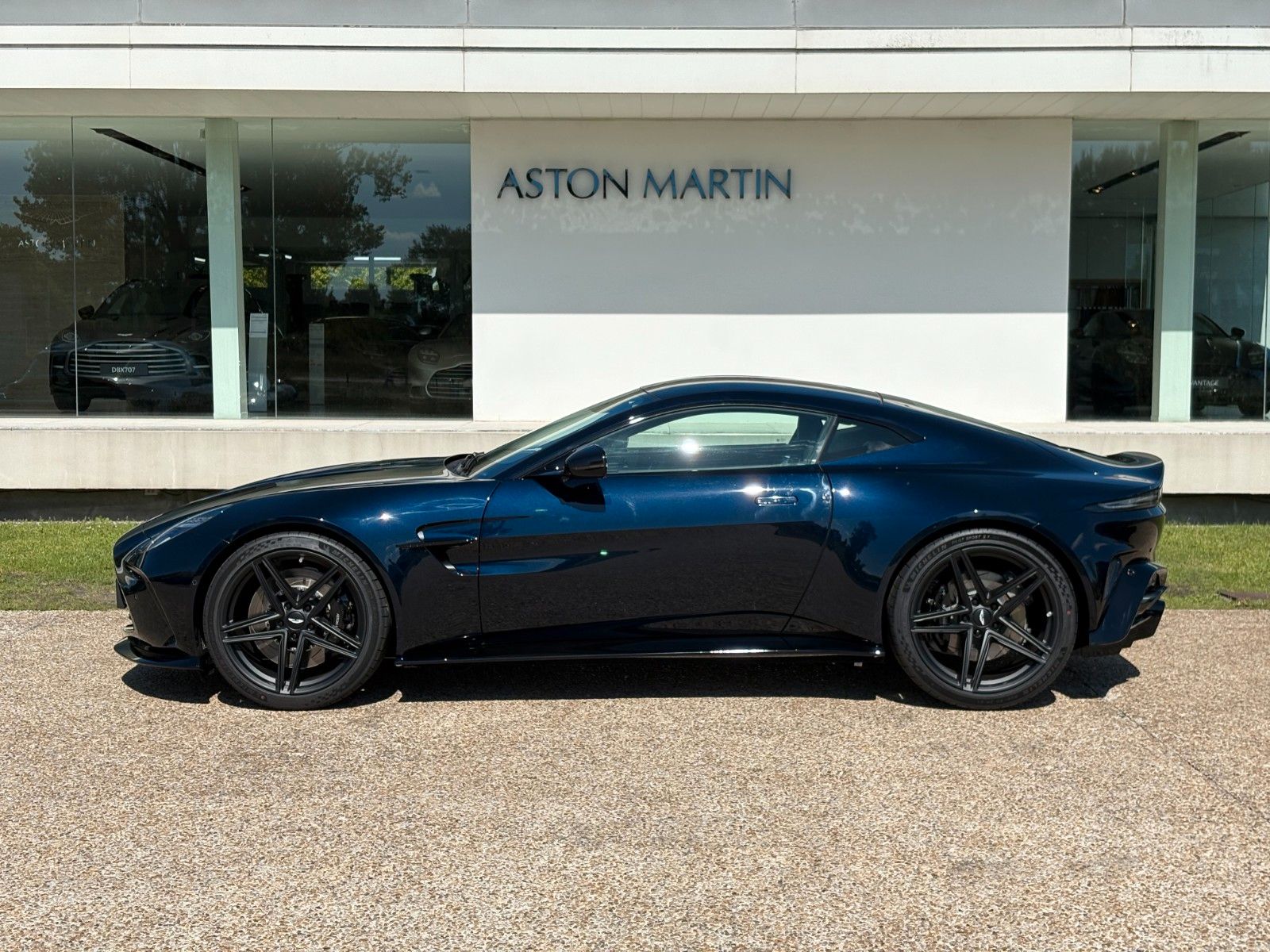Aston Martin V8 Vantage 4.0 V8 imagem 2