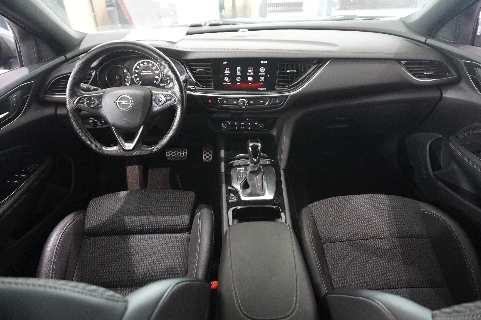 Fahrzeugabbildung Opel Insignia B GS 2.0D DYNAMIC NAVI/LED/KAMERA/AHK