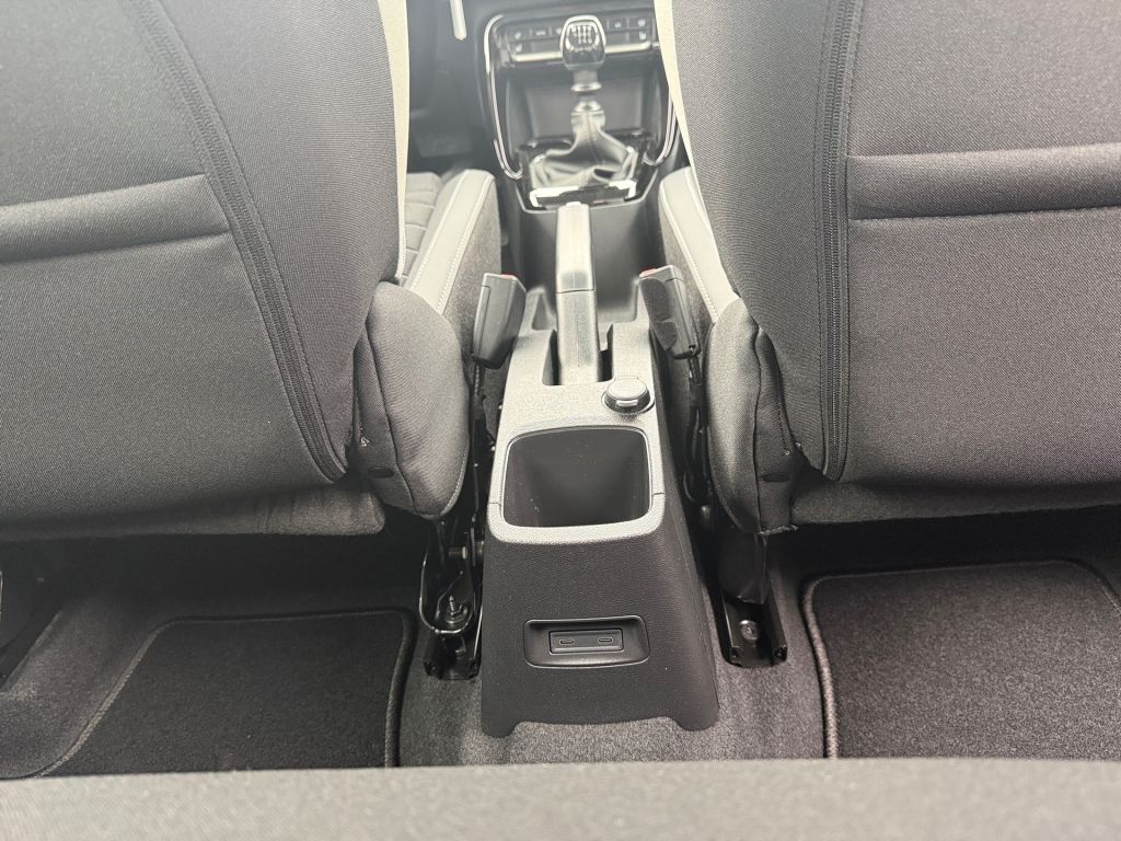 Fahrzeugabbildung Citroën C3 Turbo 100 PLUS + Winter Paket*Allwetterreifen