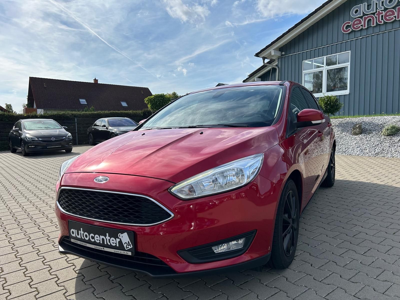 Fahrzeugabbildung Ford Focus Lim. 1.5i Business°150 PS°Winterpaket°Navi