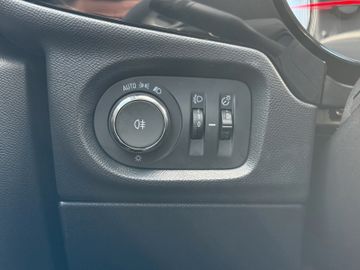 Opel Corsa 1.2 Edition Automatik SHZ PDC CarPlay