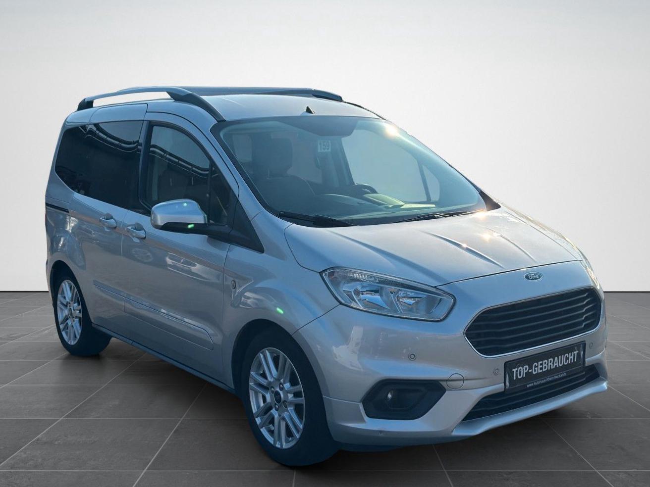 Ford Tourneo Courier Titanium Sitzheizung Navi