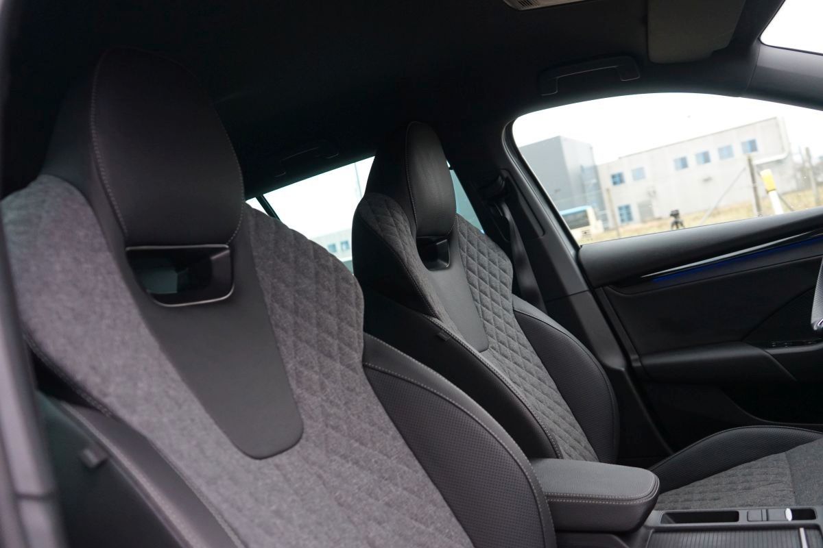 Fahrzeugabbildung SKODA Octavia Combi 2.0 TDI *Sportline Exklusive*