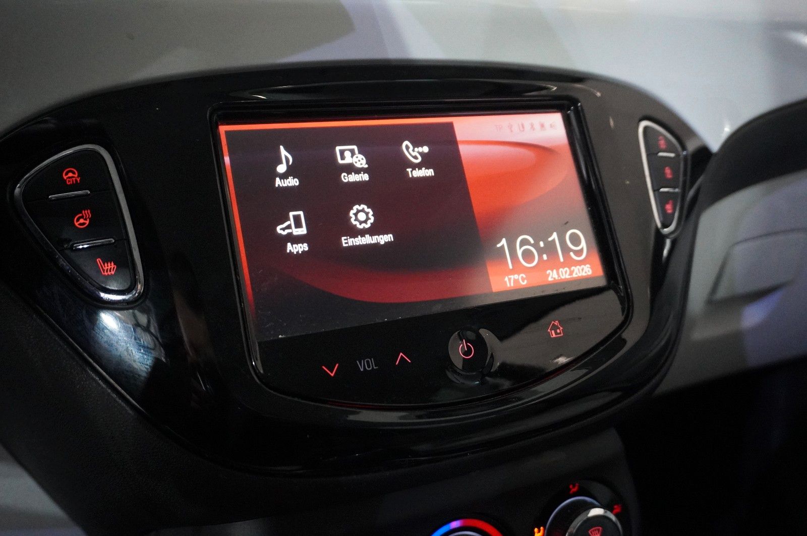 Fahrzeugabbildung Opel Adam 1.4 WHITE LINK LED/TEMP./SPORT/SH/KLIMA/USB