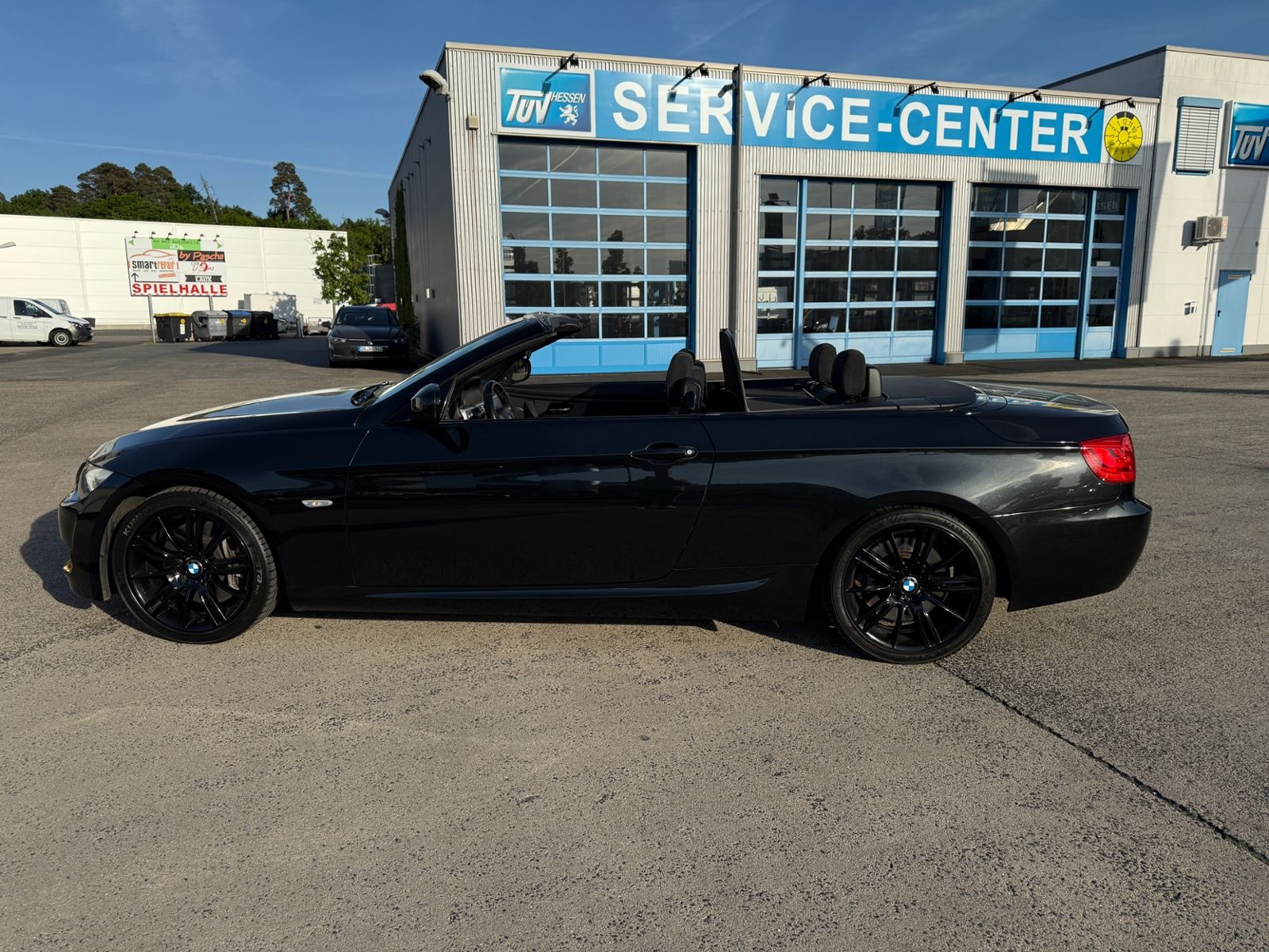 Fahrzeugabbildung BMW 335i Cabrio M-Paket H/K XENON NAVI