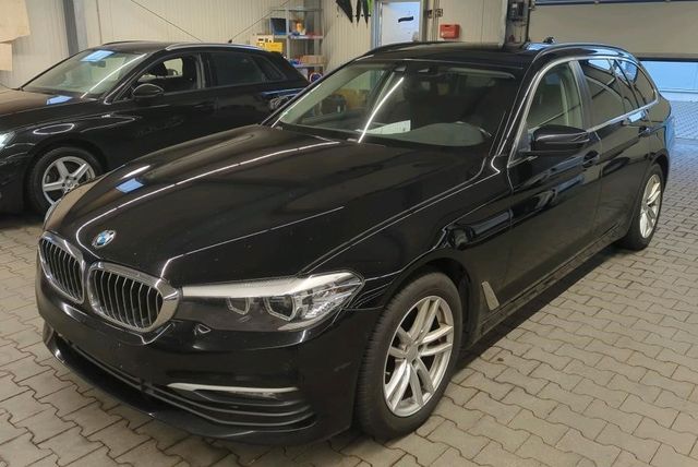 BMW 520 d T AUT xDRIVE LED NAVI PANODACH SHZ TP CAM