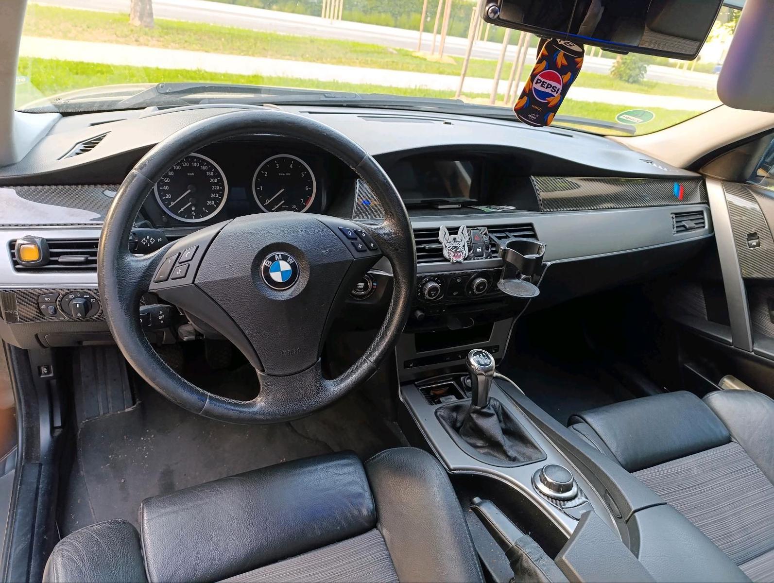 BMW 523