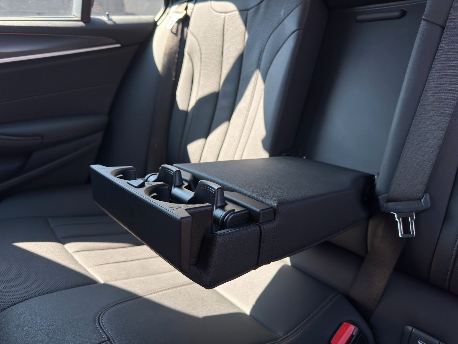 Fahrzeugabbildung BMW 530d M Sport Aero Shadow LED CAM Klim-4Z CarPlay