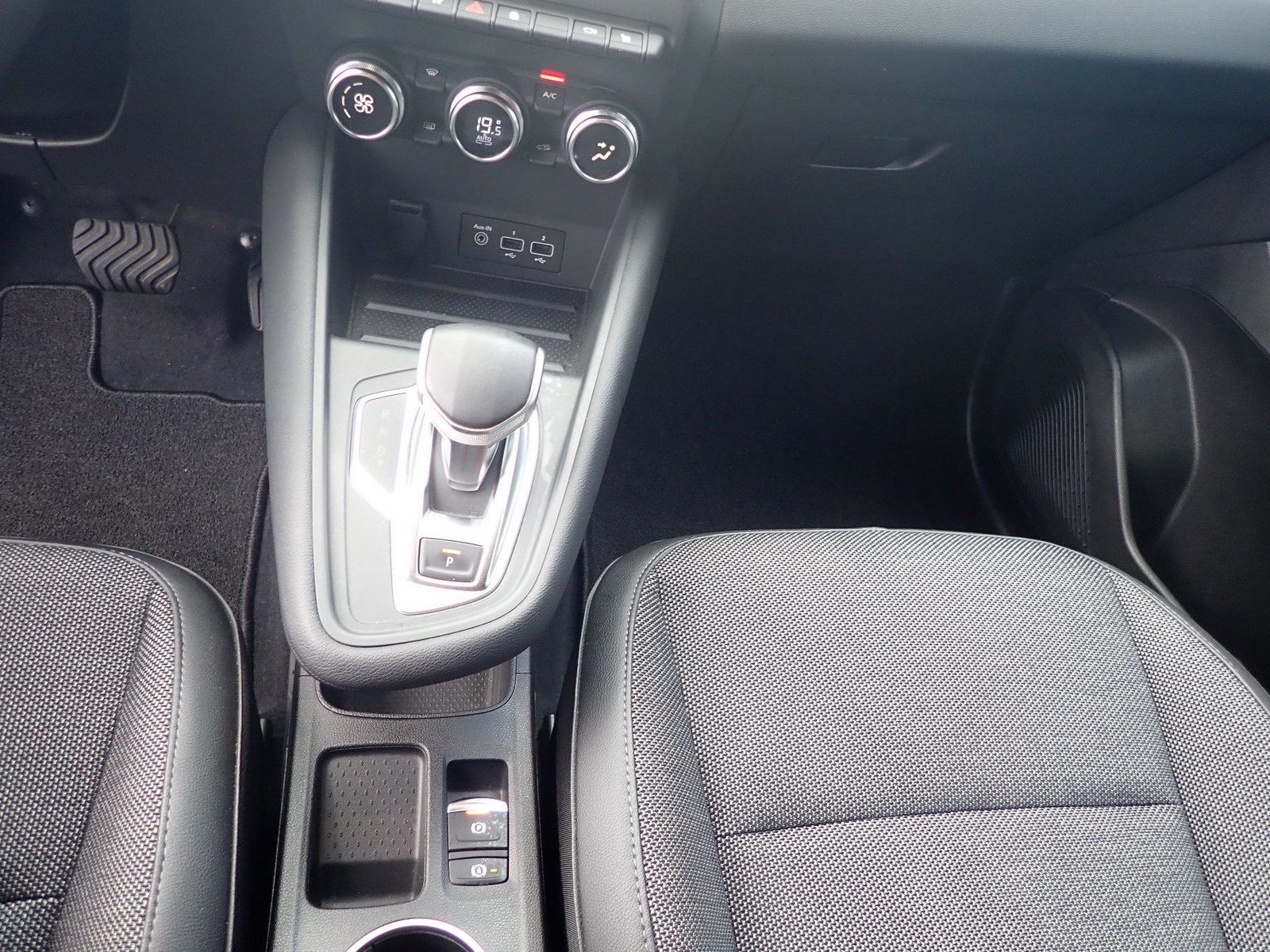 Fahrzeugabbildung Renault Captur Rive Gauche TCe 160 EDC