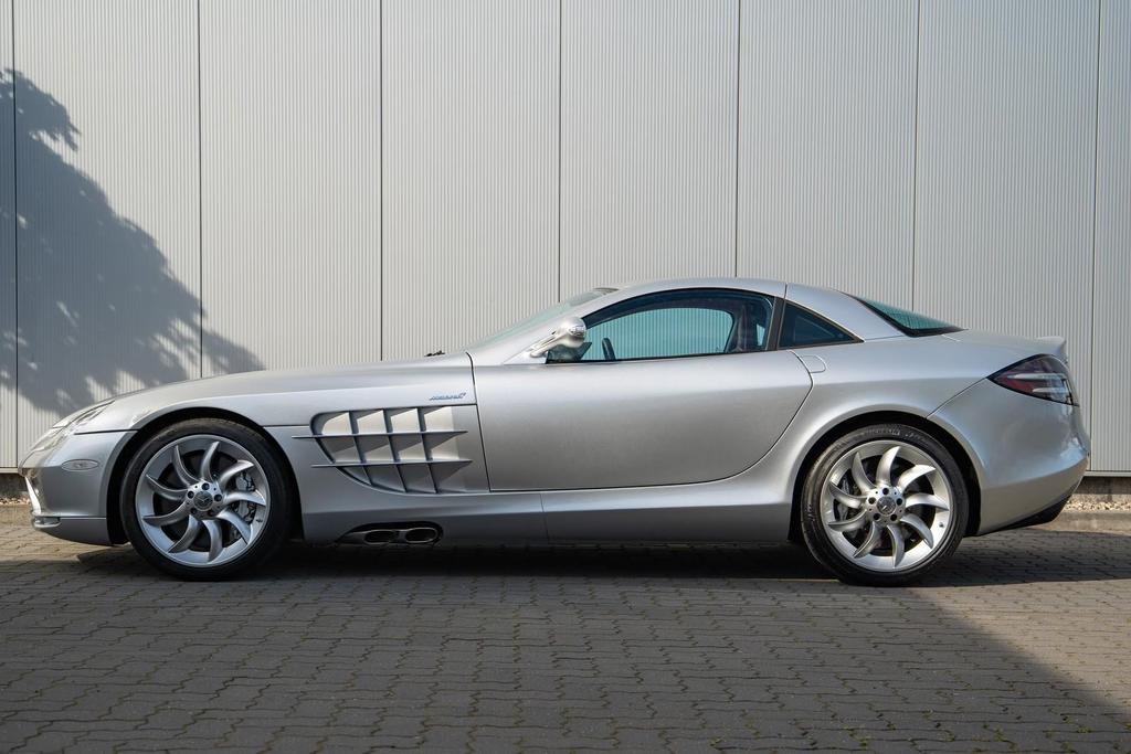 Mercedes-Benz SLR