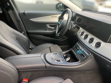 Mercedes E 220 - 9