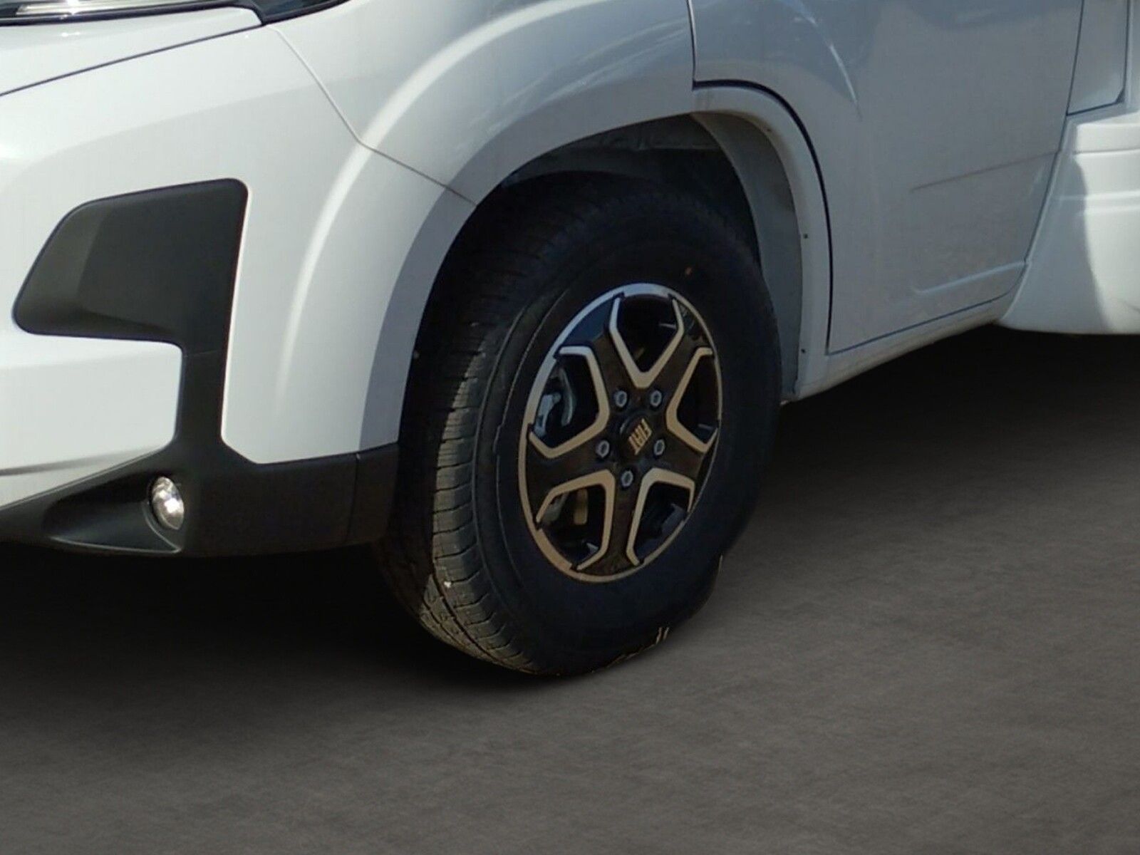 Fahrzeugabbildung Eura Mobil Profila T PT 695 EB Automatik, Mondial Pakete