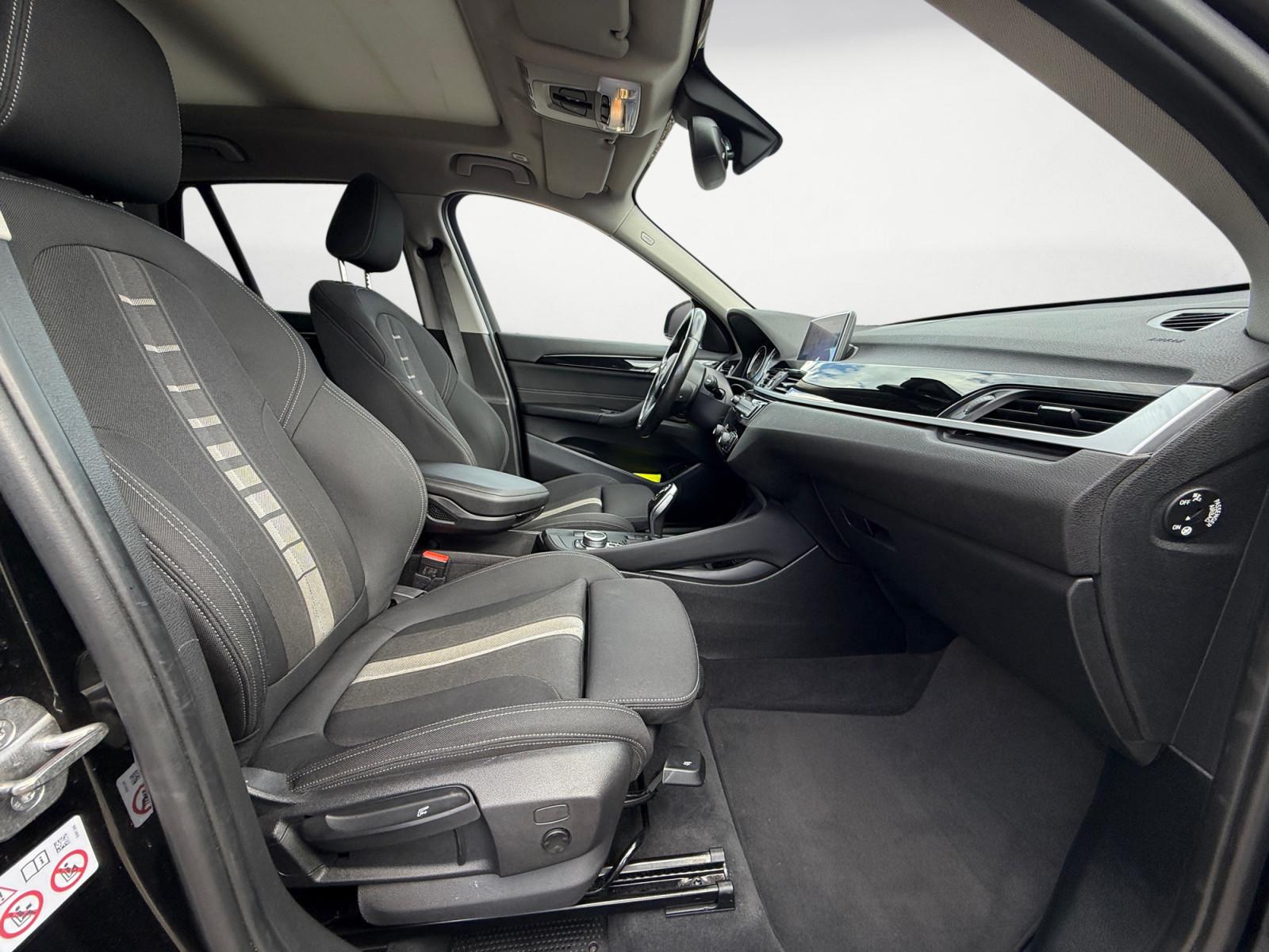 BMW X1 sDrive18d Advantage Aut. Panorama AHK Rückfah, миниатюра 13