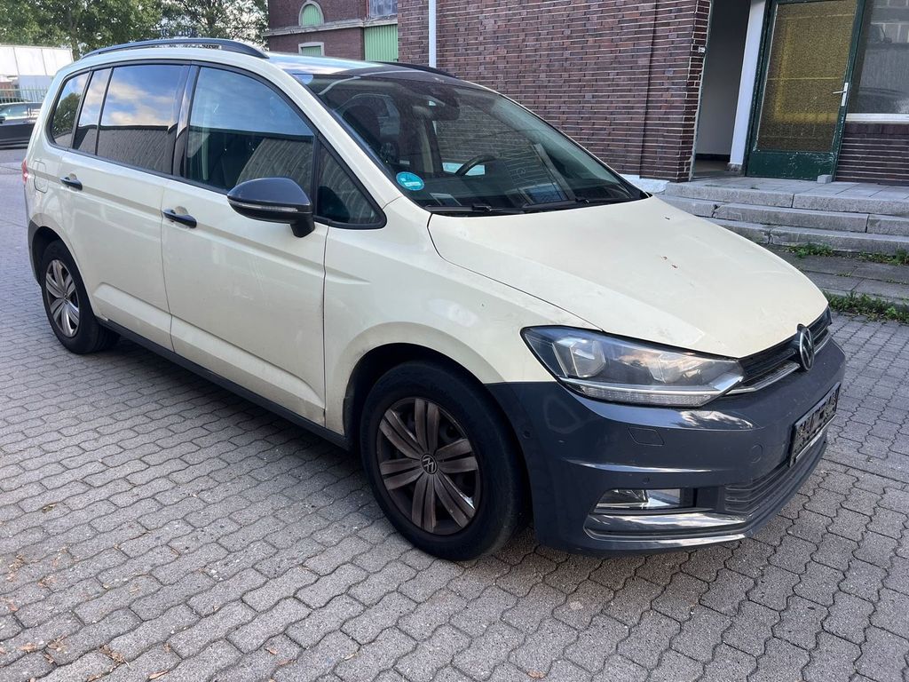 Image of Volkswagen Touran