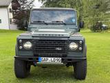 Land Rover Defender 90 TD4 Station Wagon Motor 45k km - Land Rover Defender: Grün