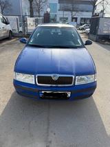 Skoda Octavia 1.6 Tour Tour - Skoda Octavia aus 2009: Tour
