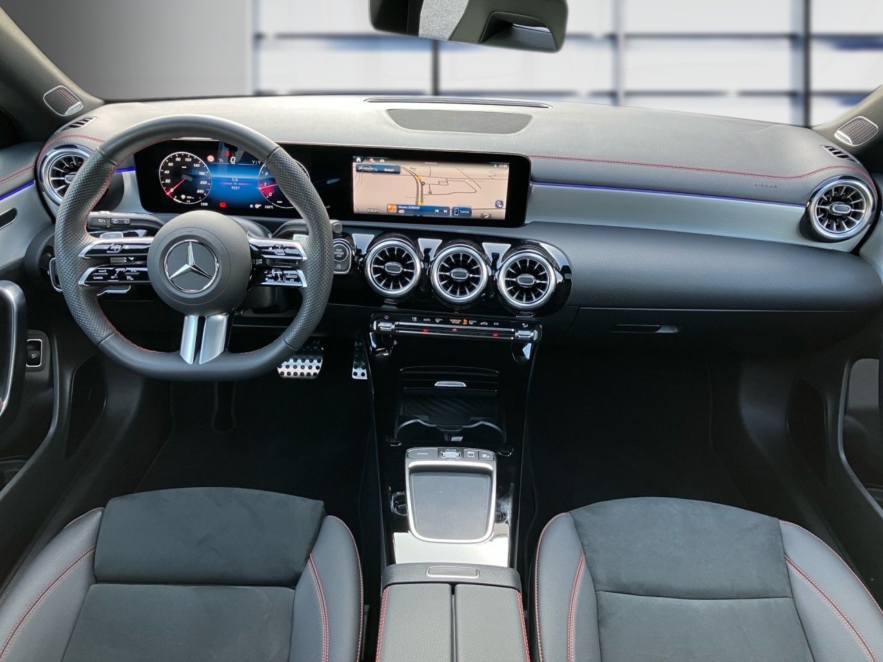 Fahrzeugabbildung Mercedes-Benz CLA 250 4M SB AMG Pano+Night+Burmester+Totw+Ambi