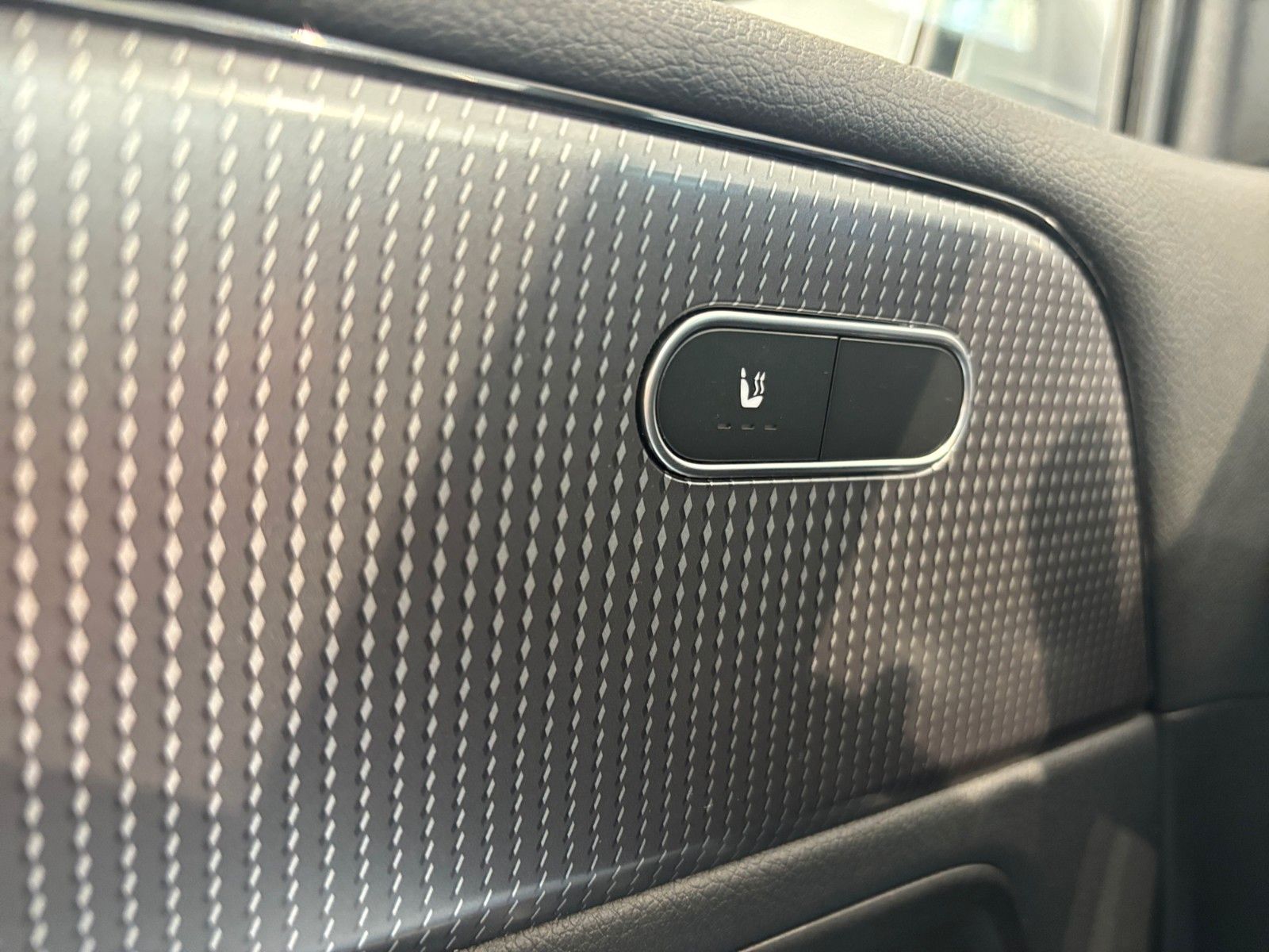 Mercedes-Benz B200 AUT 2.HD LED APP PARK NAV TEMP KLIMA SHZ foto 24