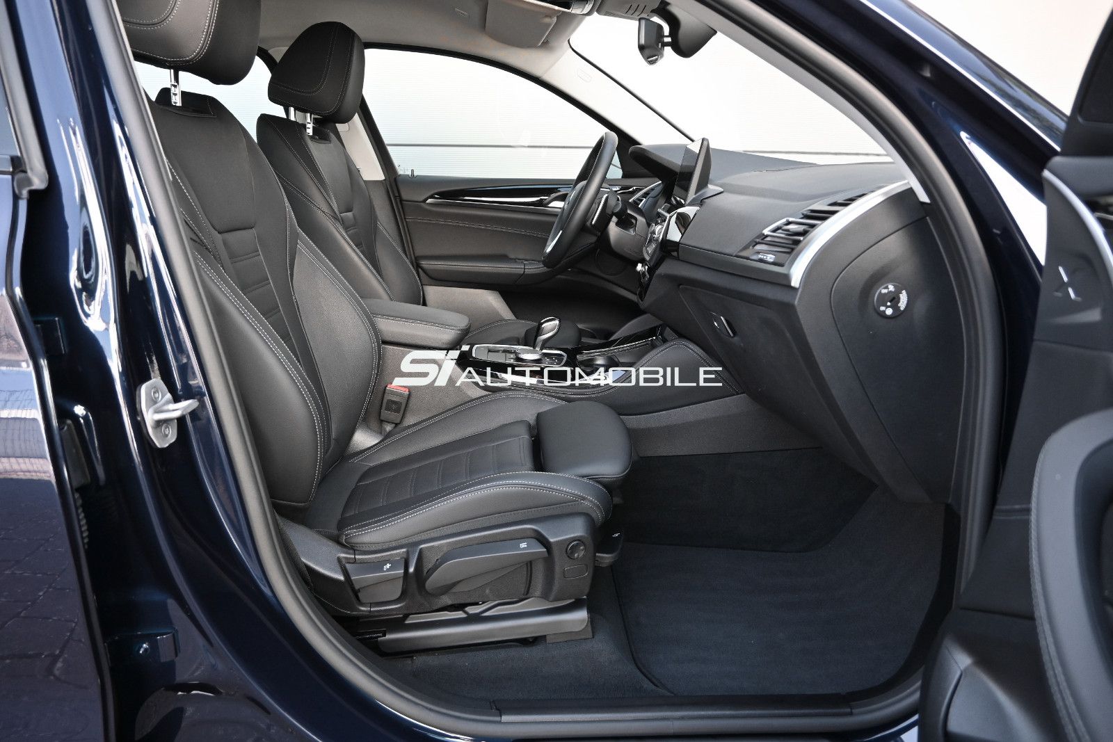 Fahrzeugabbildung BMW X4 xDr.30d °ACC°AHK°STANDHEIZ°360°KAM°INNOVATION