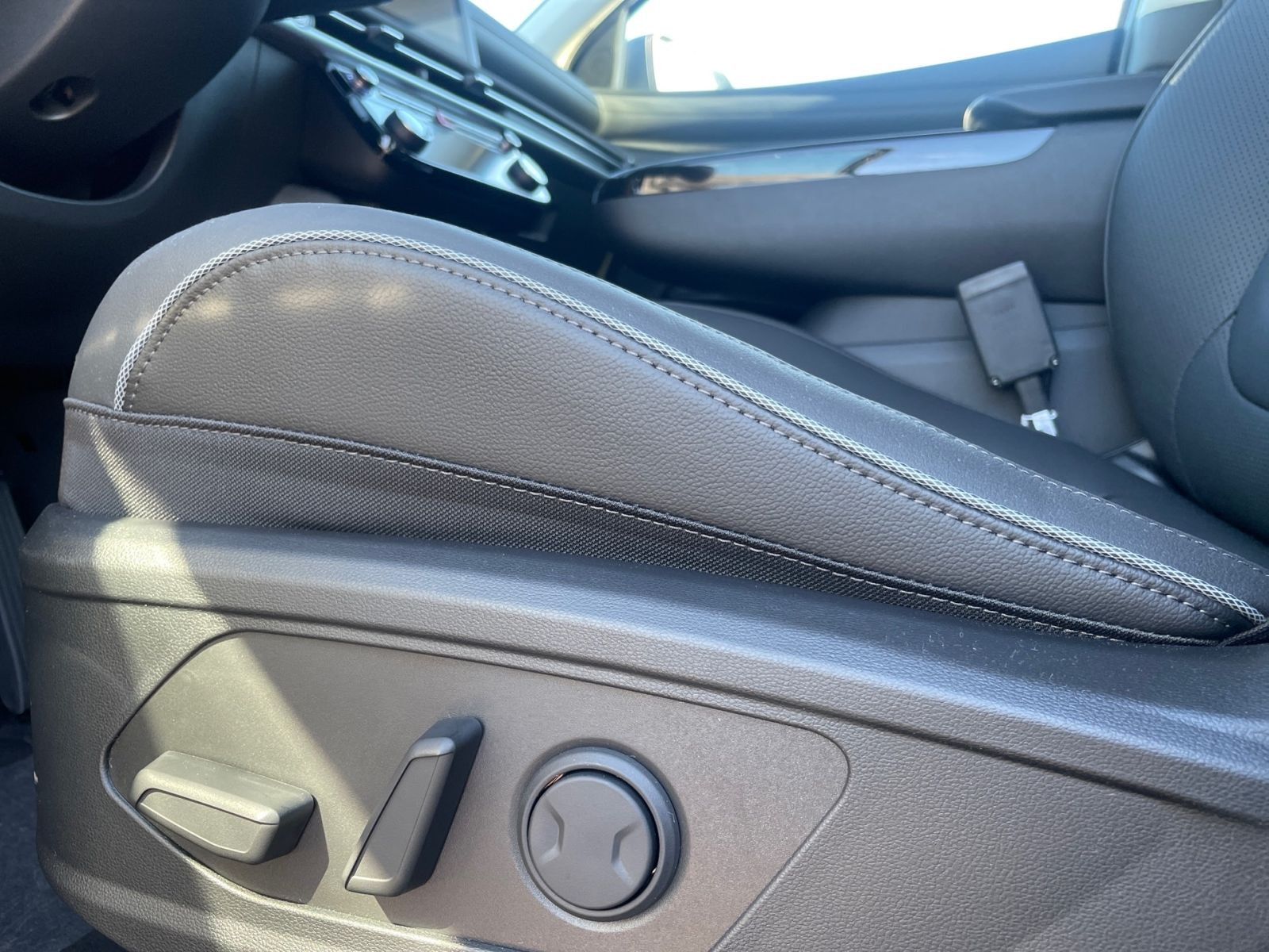 Fahrzeugabbildung Hyundai TUCSON 1.6 T-GDI Prime Hybrid 4WD